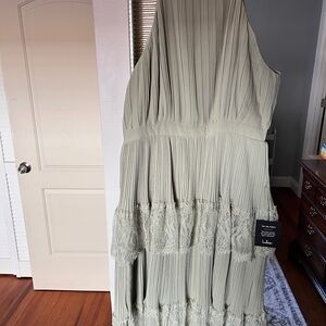 Elegant Pleated Maxi Dress in Sage Green